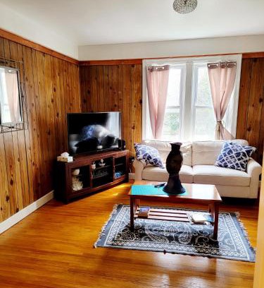 Carlisle House | KNR Beauty Living Quarters, LLC