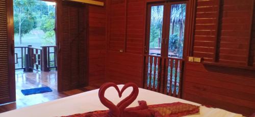 Nuea Khlong Resort | Koh Jum Freeda Resort