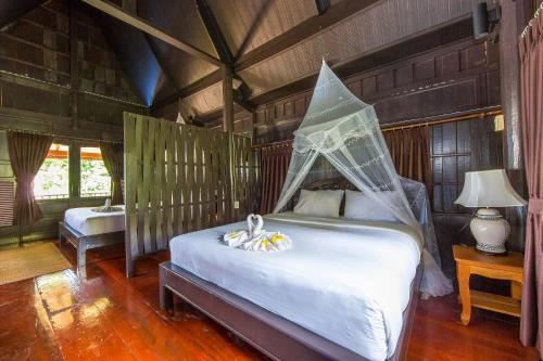 Bang Saphan Noi Resort | Koh Talu Island Resort