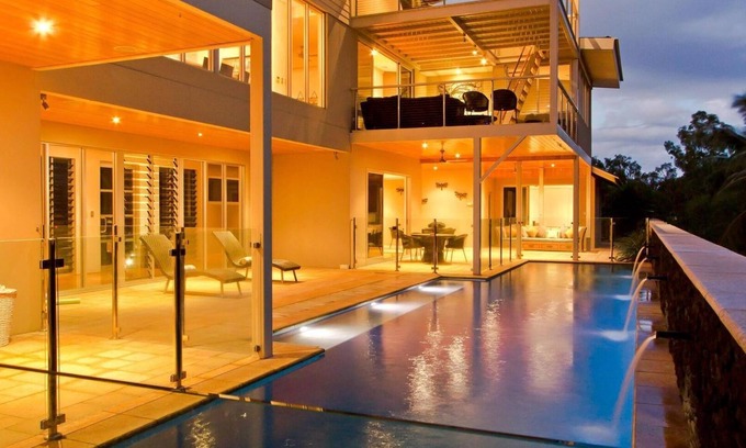 Broome House | Koolinda by the Bay - Large Holiday Rental Ideal for Groups & Families