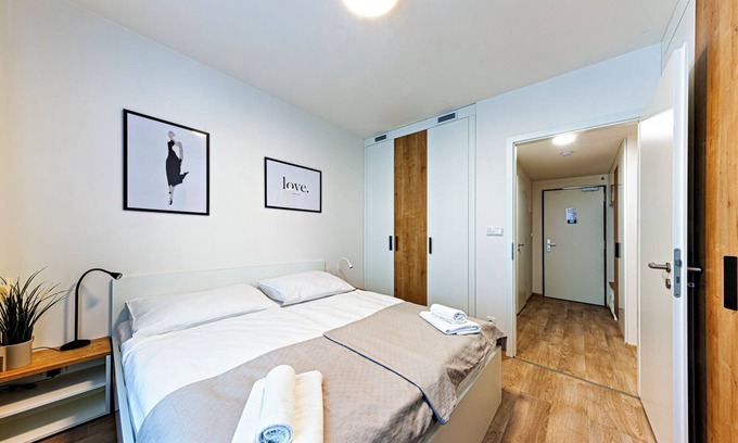Smichov Apartment | Kora Apartments Andel