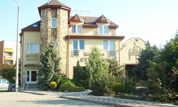 Puspokladany Hotel | Korona Hotel és Étterem