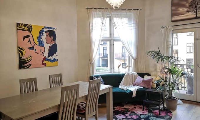 Oslo Apartment | Koselig Klassisk 88m2 Leilighet Sentralt Plassert i Oslo ved Slottet + Balkong