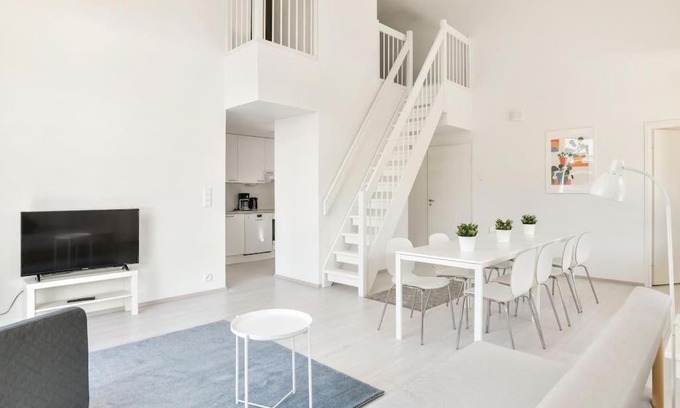 Espoo Centre Apartment | Kotimaailma - Kaunis saunallinen kattohuoneisto 10lle, Espoon keskustassa