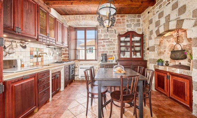 Kotor Old Town House | Kotor Nest