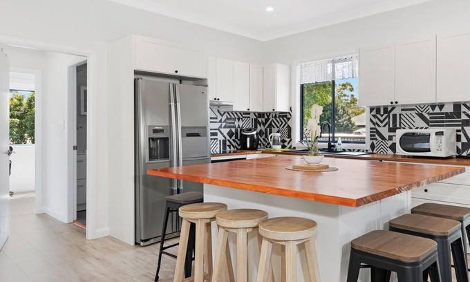 Glenbrook House | KozyGuru | Glenbrook | Renovated 5 Room House