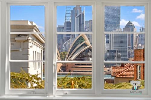 Kirribilli Apartment | KozyGuru | Kirribilli | Opera House View 2 Bed Apt