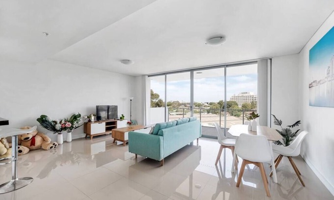 Parramatta Apartment | KozyGuru | Parramatta | 2 BED APT | Free Parking