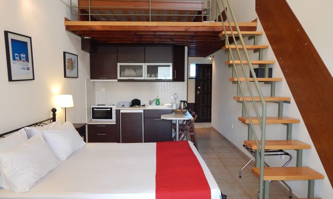 Pefkochori Apartment | Kripis Studio Pefkohori No1, 50m from the sea.