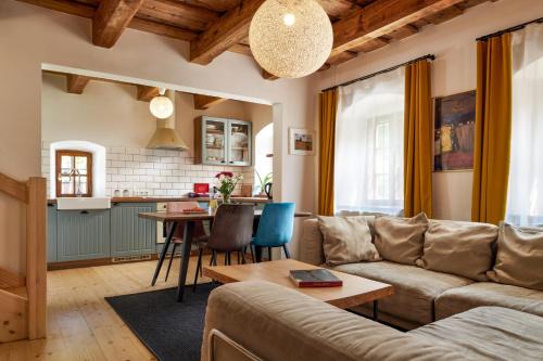 Cesky Krumlov House | Kristian - House and Garden by KH