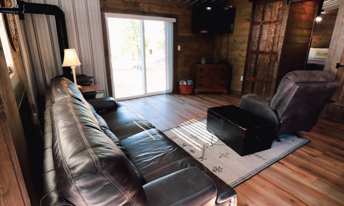 Talihina Cabin | Kritter Holler Cabin a secluded relaxing retreat surrounded by beautiful nature.