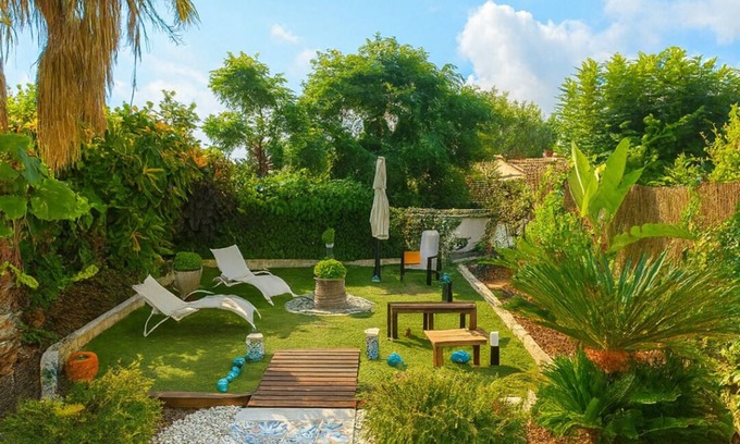 El Castell de Montornes House | KSa Gaia, a refuge between sea and mountain.