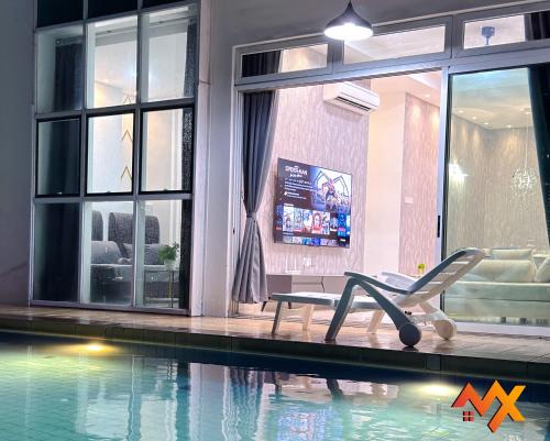 Taman Century Apartment | KSL City Mall 6-20pax Private Lift-Netflix-SmartTV 70inch