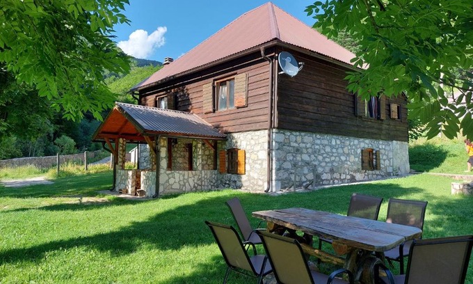 Kolasin Municipality House | Kuća za odmor Grujić
