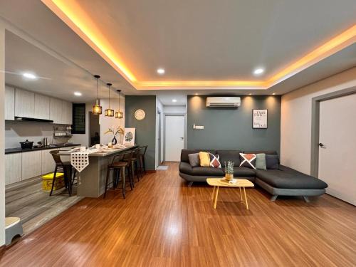 Kuching Apartment | Kuching Cozy Vivacity Megamall Jazz Suite 3BR 9Pax