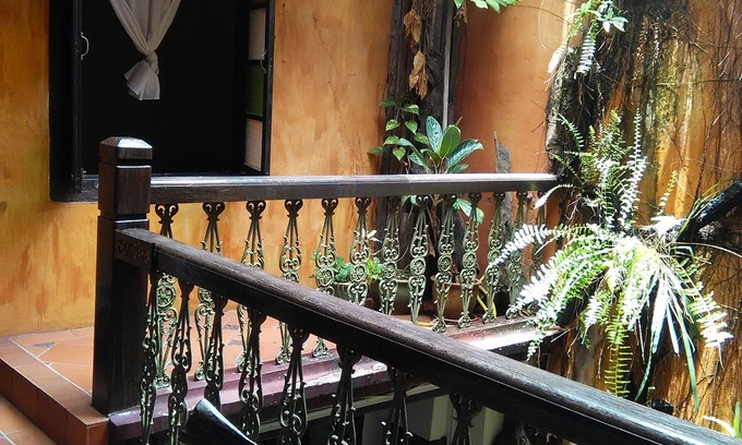 Kampung Lintang Hotel | Kuching Waterfront Lodge