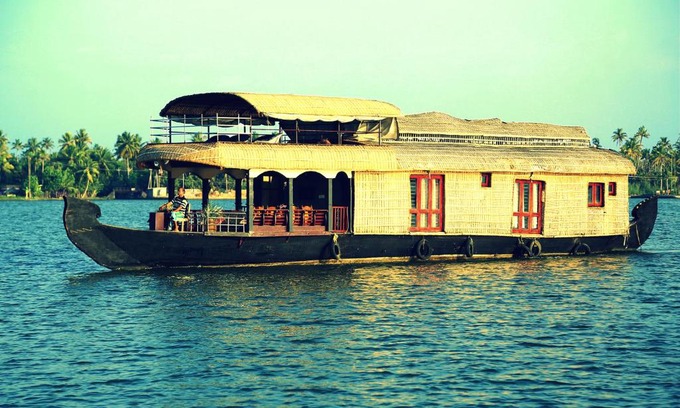 Kumarakom Boat Rental | Kumarakom Heritage Houseboats