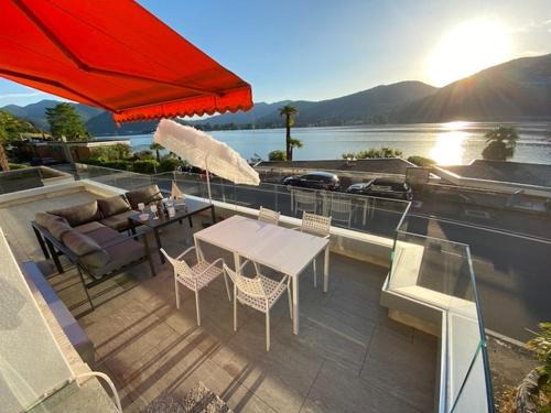 Collina d'Oro Apartment | Kümin Lake View by Quokka 360 - with direct access to the lake