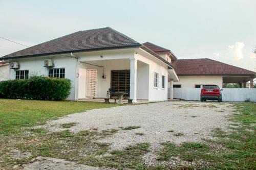 Sungai Buloh House | Kundang Villa @ Tasik Biru - 3 Bedrooms Bungalow