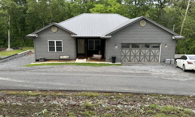 Gilbertsville House | KY Lake House 1 mile from Moors Resort w Boat Slip and Golf Cart -Prime Location
