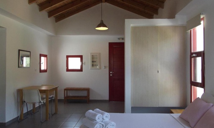 Charakas Apartment | Kyfanta, studios & apartments in Kyparissi