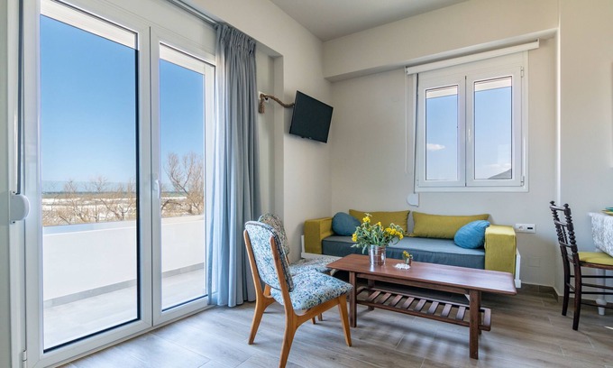 Filaki House | Kyma seaside Apartment 1, Episkopi beach Rethymno