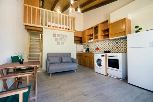 Galatas House | Kyriaki's Traditional Loft
