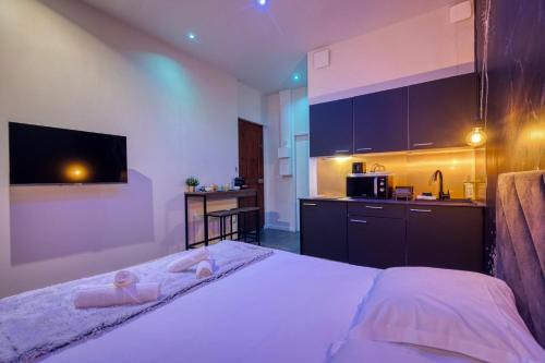 Quartier Chorier-Berriat Apartment | L'Âme Étoilée - Love Room avec Balnéo & Sauna