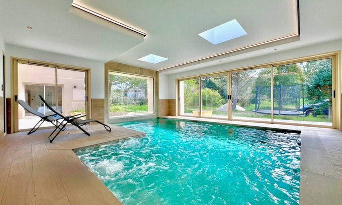 Crespian Villa | L’Étoile de Dan: Pool, Spa & Games