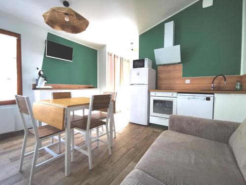 Saint-Hilaire-la-Palud Apartment | L'Aarona du Lidon
