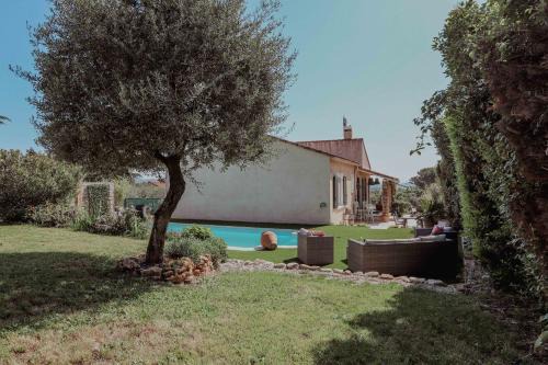 Connaux House | L'abeliano - House With Pool Near Uzs