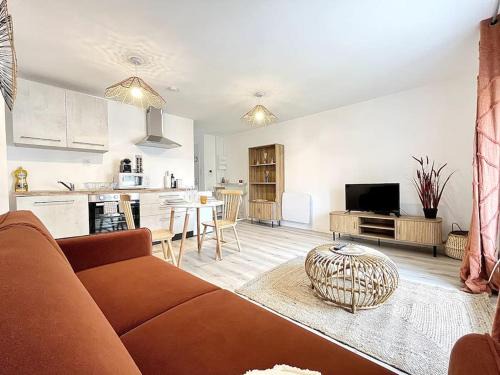Romans-sur-Isere Apartment | L'Ambre rouge - Romans