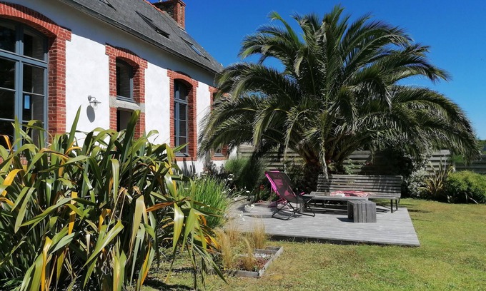 Plougrescant House | L'ancienne École du Village, Rénovée Avec Charme, Entre mer et Estuaire