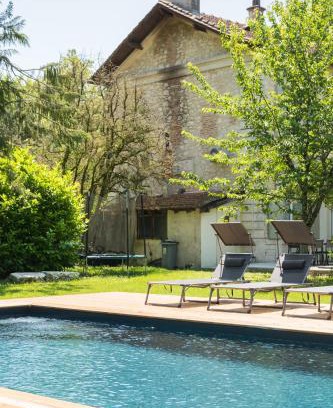 Issigeac House | L'ancienne gare d'Issigeac,piscine,grand terrain,4 personnes