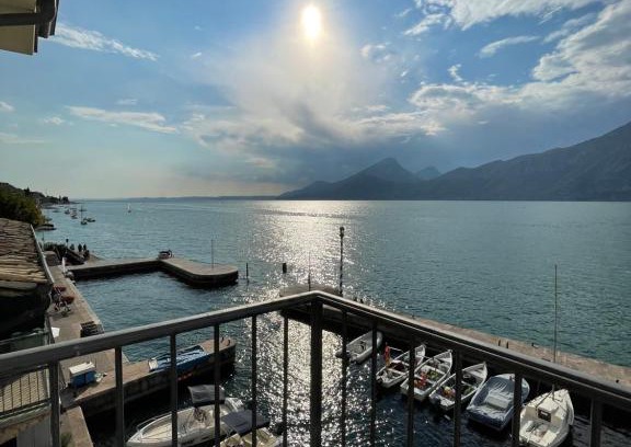 Brenzone sul Garda Apartment | l'angolo sul porto