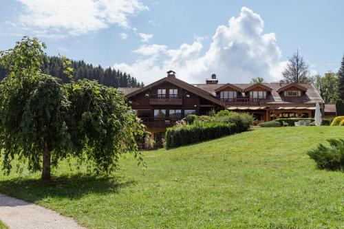 Cruseilles Hotel | L'Arborescence