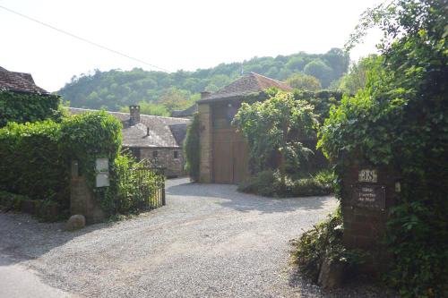 Pont-a-Lesse House | L'arche De Noé