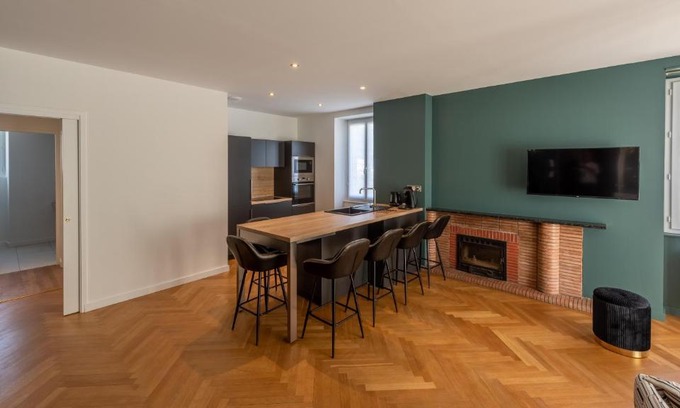 Rodez Apartment | L'art déco, T3 Terrasse, classé meublé de tourisme