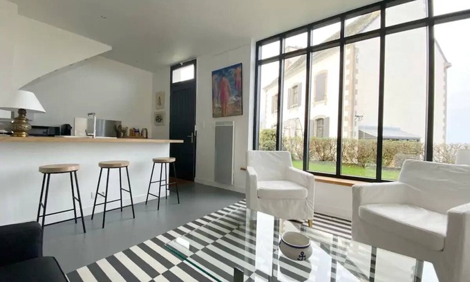 Carantec House | L'atelier de Kerrac'h on Carantec harbour with direct access to the beach