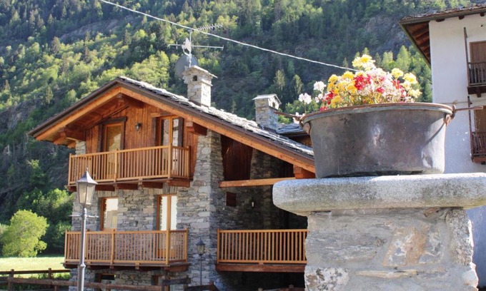 Derby-villaret Apartment | L'Atelier du Temps - Stone House