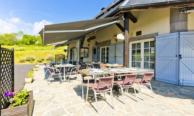 Saint-Victor-la-Riviere Hotel | L'Auberge du Bougnat