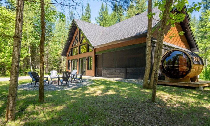 Matawinie Regional County Municipality Ski Chalet | L'Aventurière | River & Kayaks | Hot Tub | Sauna