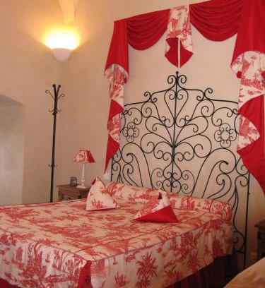 La Chaise-Dieu Bed & Breakfast | l'echo et l'abbaye