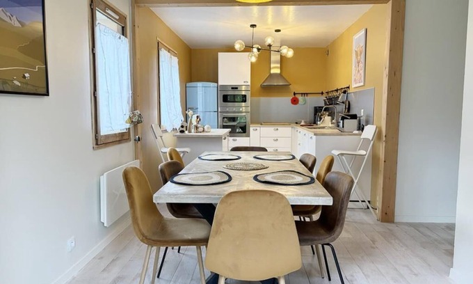 Le Bourg-d'Oisans House | L'Edelweiss - Detached house with garden