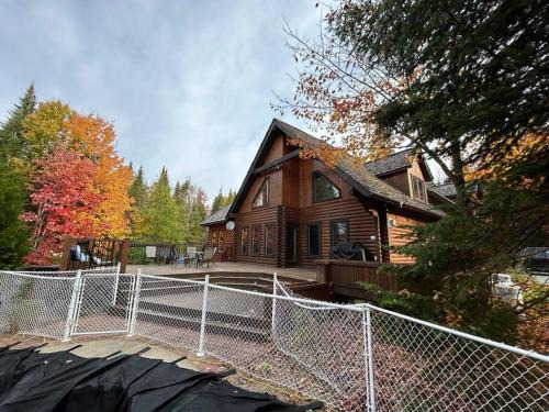 Saint-Faustin-Lac-Carre Ski Chalet | L'Eden