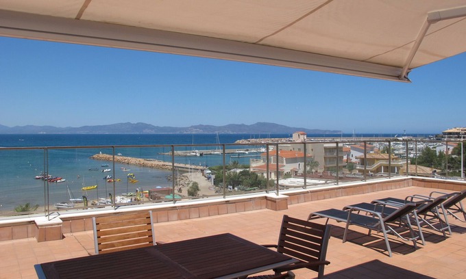 L'Escala Apartment | L'escala: Apartment/flat - L'Escala