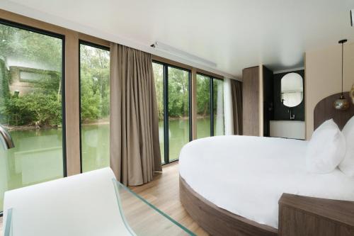 Poissy Hotel | L'Escale Royale Poissy Île de Migneaux - Seine