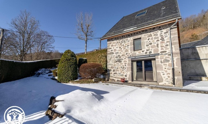 Besse-en-Chandesse House | L'establou - Besse-et-saint-anastaise