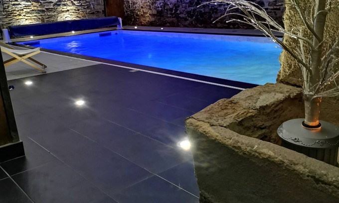 Saint-Christophe-du-Ligneron House | L'hubertiere Gîte Nature, Piscine Intérieure, Étang de Pêche , 14 Pers
