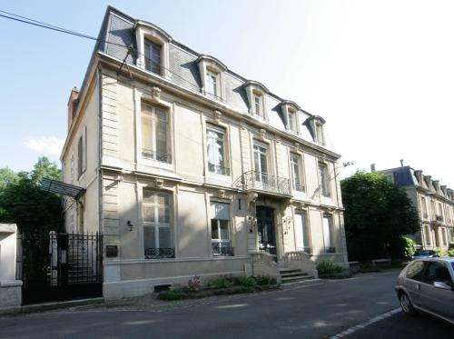 Nancy City Centre Apartment | L'Hôtel Particulier - Appartements d'Hôtes